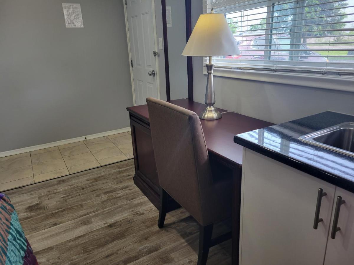 Knights Inn Cobourg Ngoại thất bức ảnh