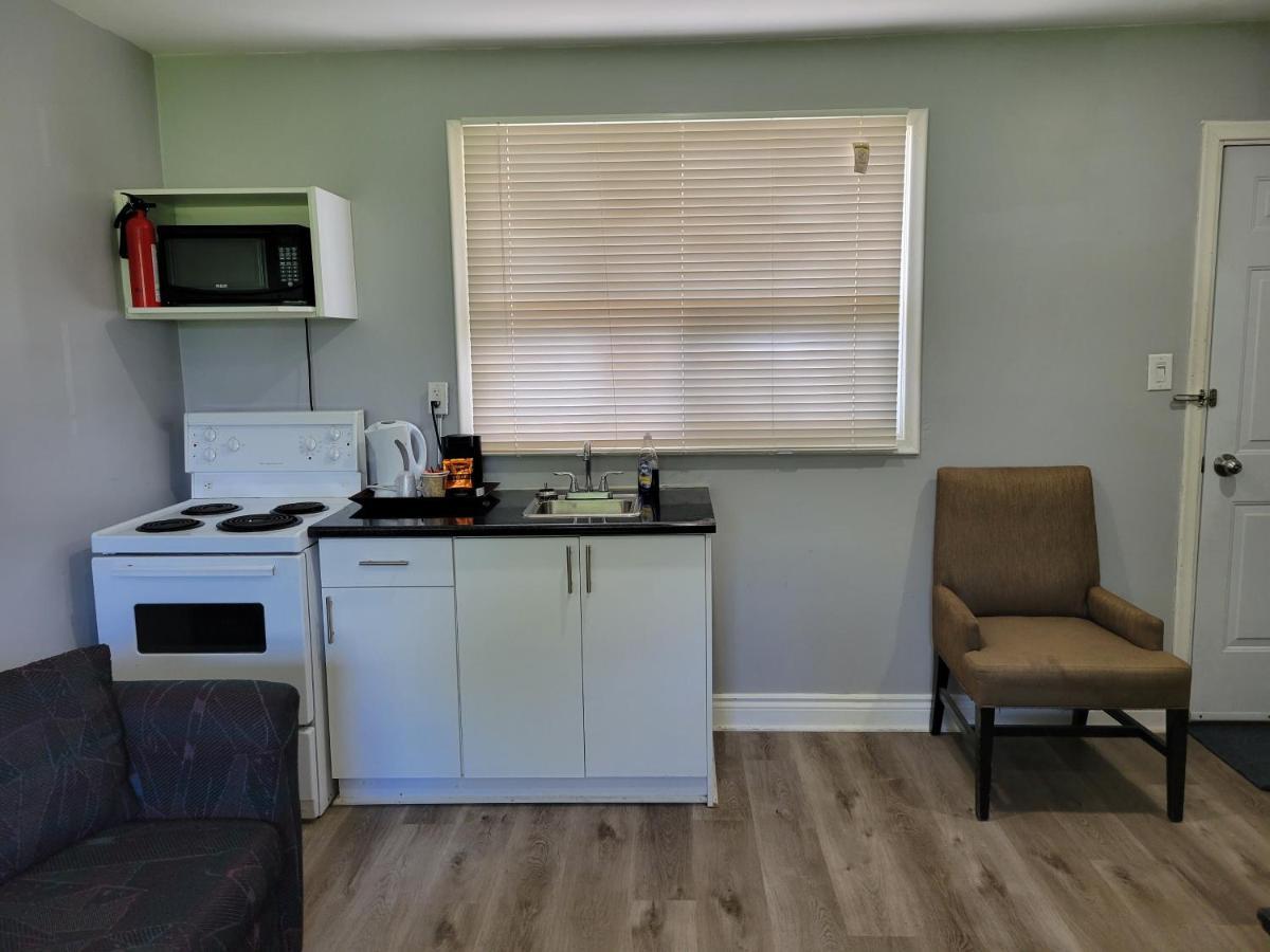 Knights Inn Cobourg Ngoại thất bức ảnh
