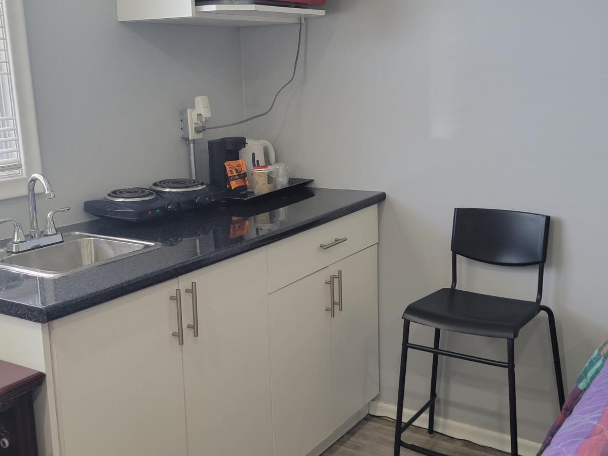 Knights Inn Cobourg Ngoại thất bức ảnh