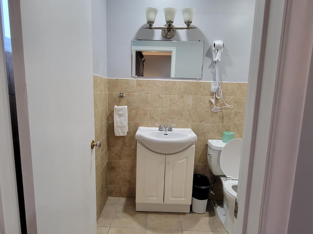 Knights Inn Cobourg Ngoại thất bức ảnh