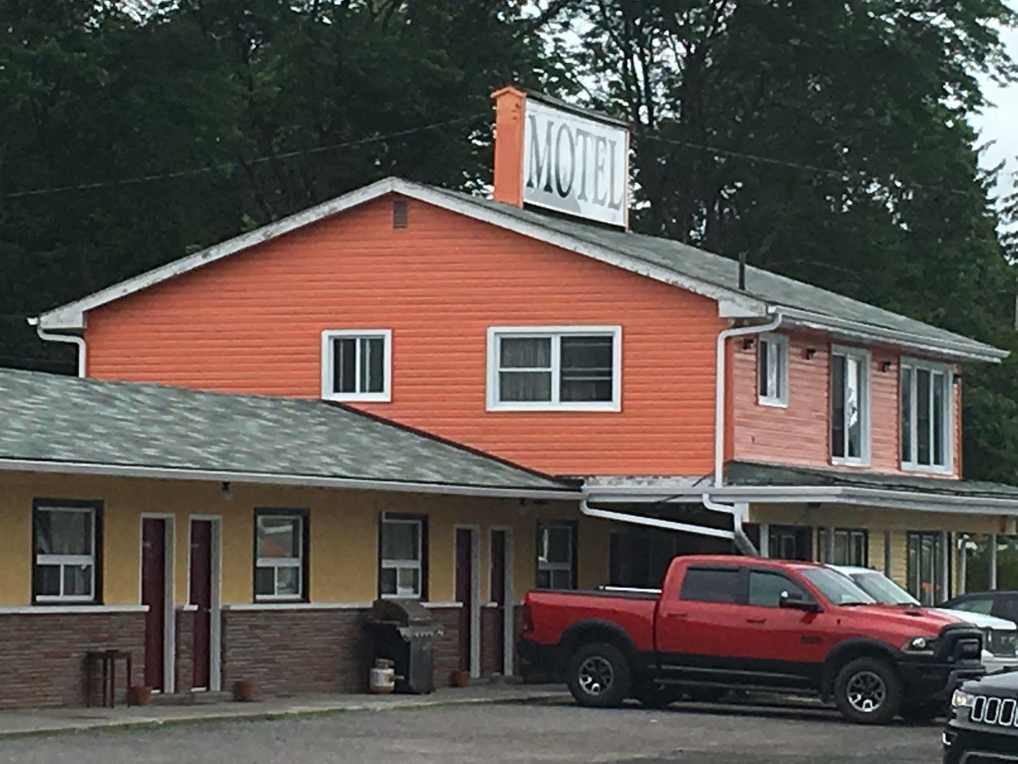 Knights Inn Cobourg Ngoại thất bức ảnh