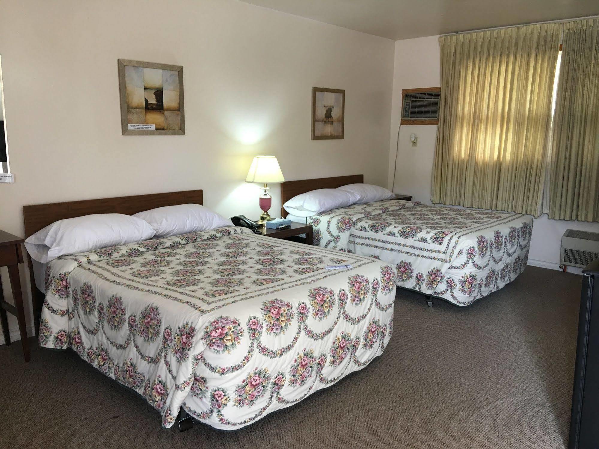 Knights Inn Cobourg Ngoại thất bức ảnh