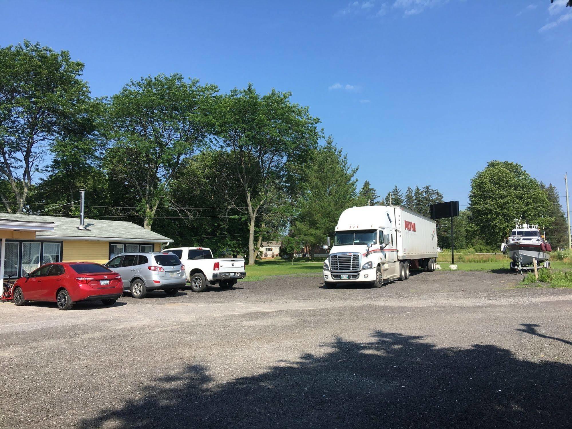 Knights Inn Cobourg Ngoại thất bức ảnh