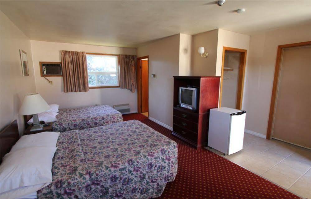 Knights Inn Cobourg Ngoại thất bức ảnh
