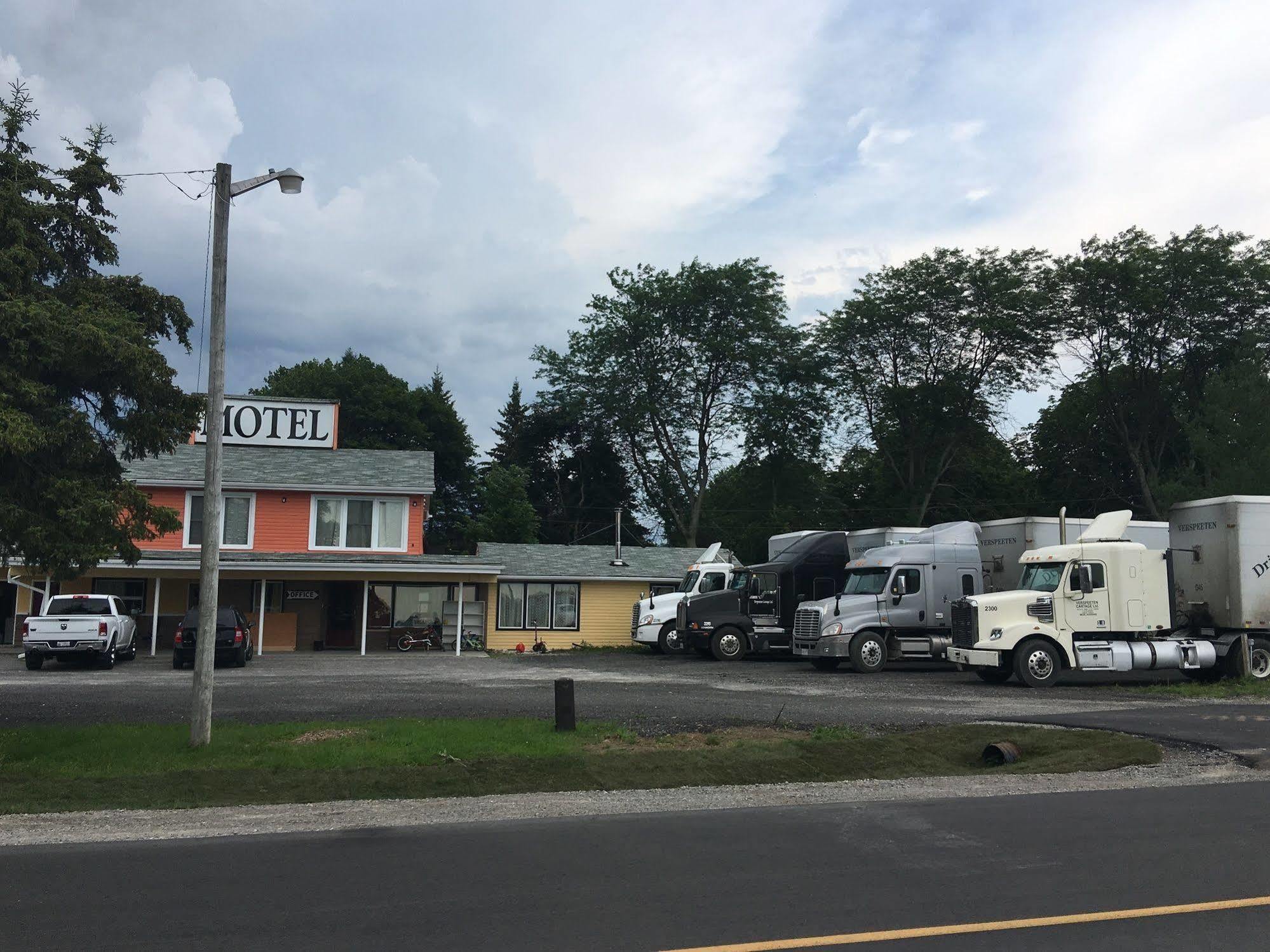 Knights Inn Cobourg Ngoại thất bức ảnh